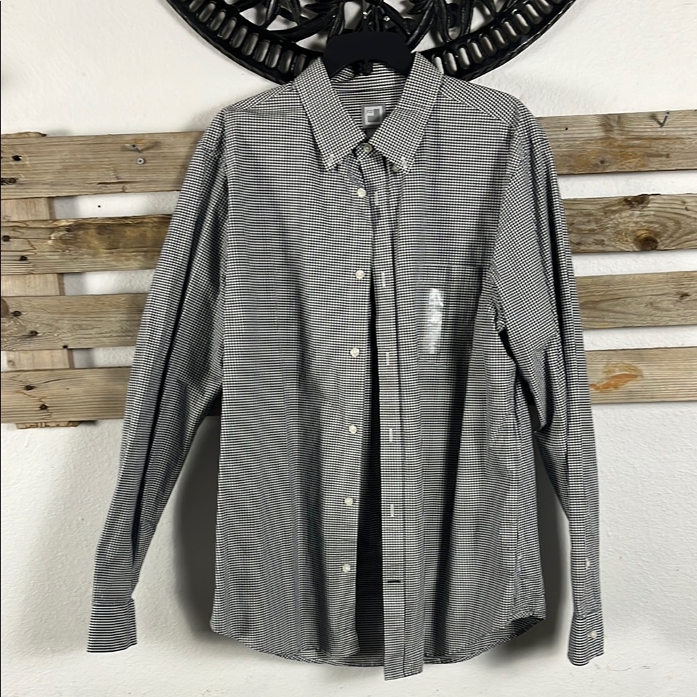 JCPenney Black and White Casual Button Down Shirt-New! S: XL